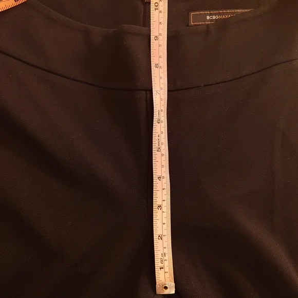 EUC Black BCBG MAXAZRIA Ankle Length Mid-Rise Leggings Ponte Pants S Back Zip - Picture 15 of 15